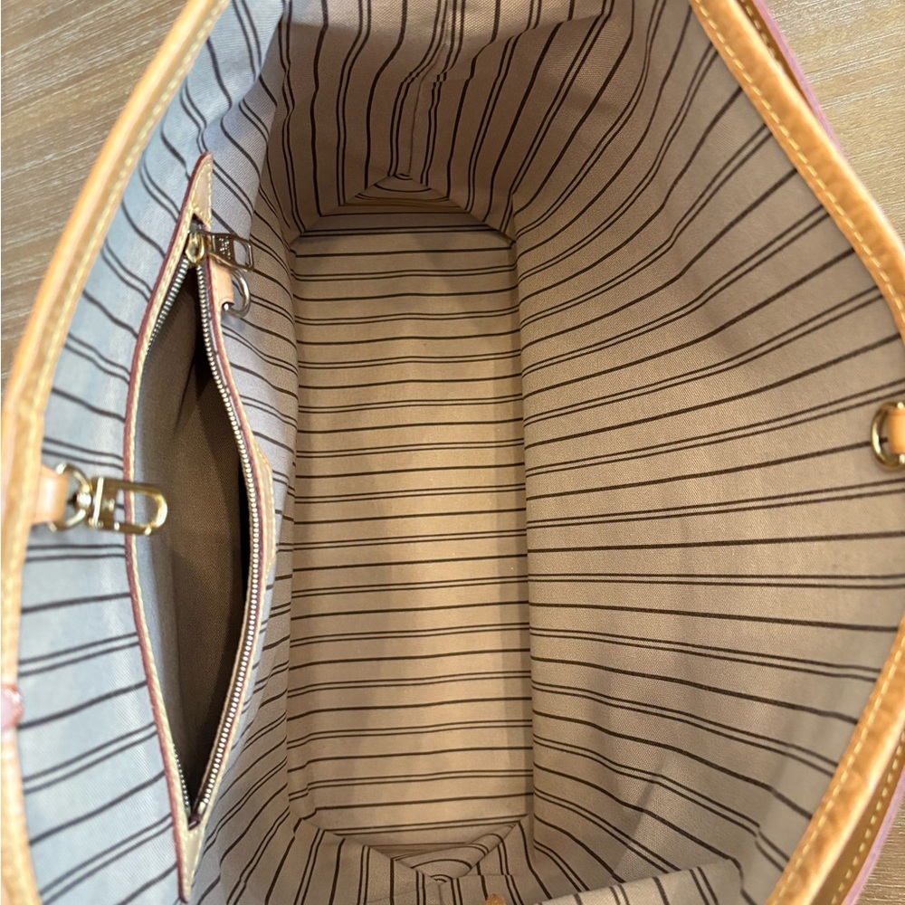 Louis Vuitton Delightful MM New Model M50156 with box, dust bag, original tags - Picture 6 of 11